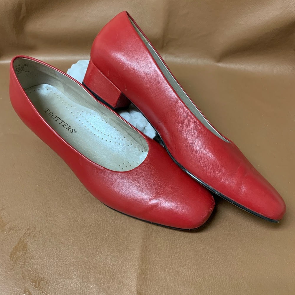 Trotters Women Red Leather Shoes